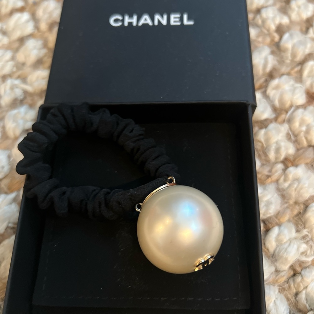 Authentic Chanel Pearl CC Logo hair tie
